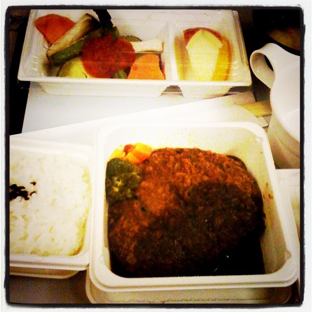 タイ行きのANA飛行機の機内食