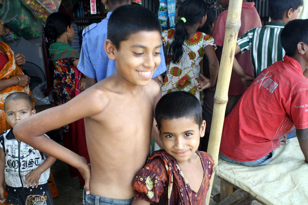 グラミン銀行が支援している農村の子供の笑顔