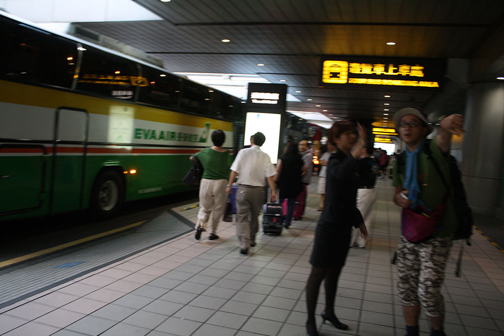 台湾空港のバス停