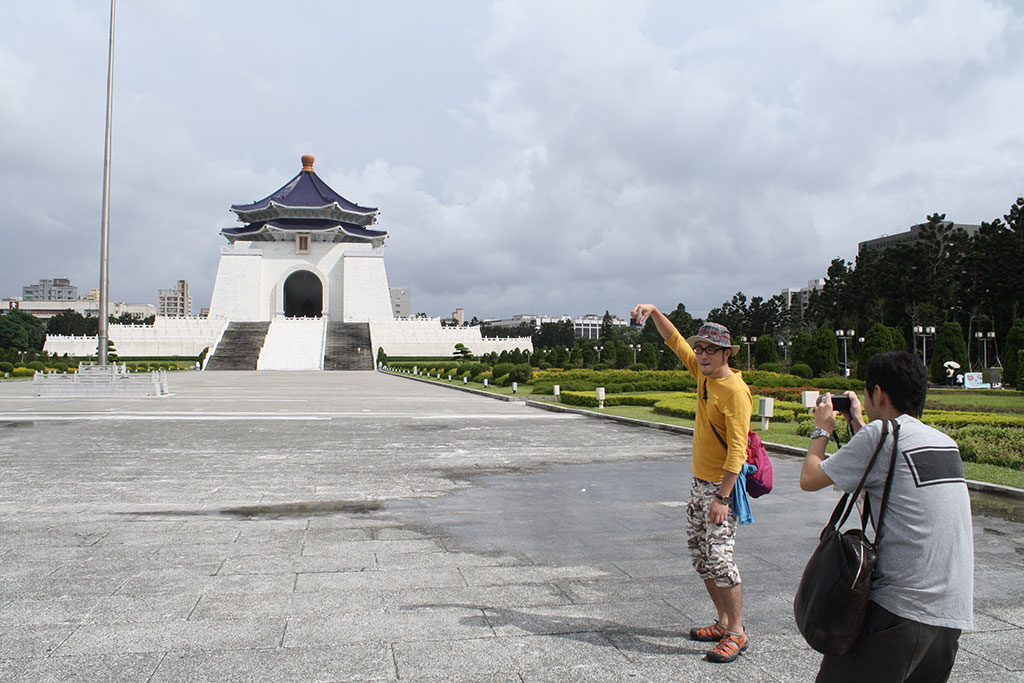 台北の中正紀念堂で遠近写真を撮影